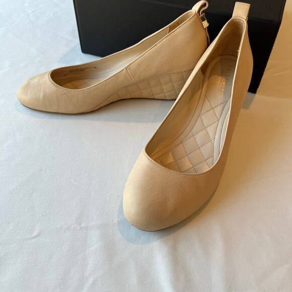 Cole Haan Grand. Os Tan Cream Leather Closed Toe Wedges Quilted Womens Size 7.5 - Picture 1 of 9